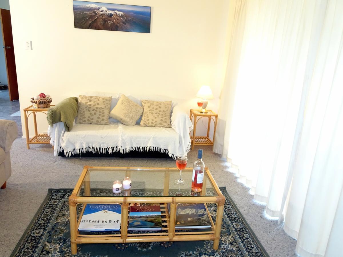 Smokebush Cottage - Holiday Home Exclusively Yours Turangi Dış mekan fotoğraf