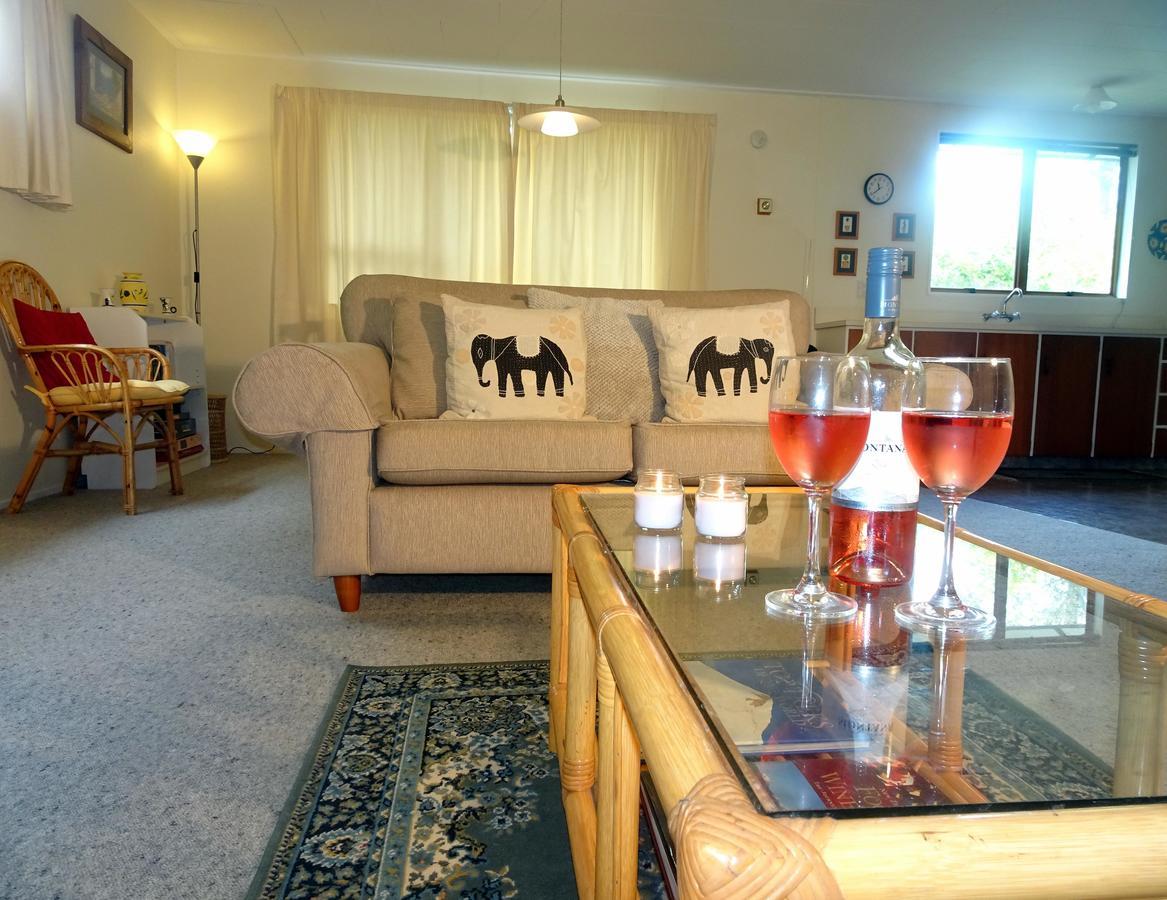 Smokebush Cottage - Holiday Home Exclusively Yours Turangi Dış mekan fotoğraf